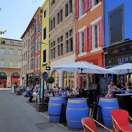 Les Couleurs Du Monde ! Parking Et Balcon Apartment Каркасон Екстериор снимка